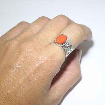 Кольцо с кораллом от Арнольда Гудлака - размер 6.5