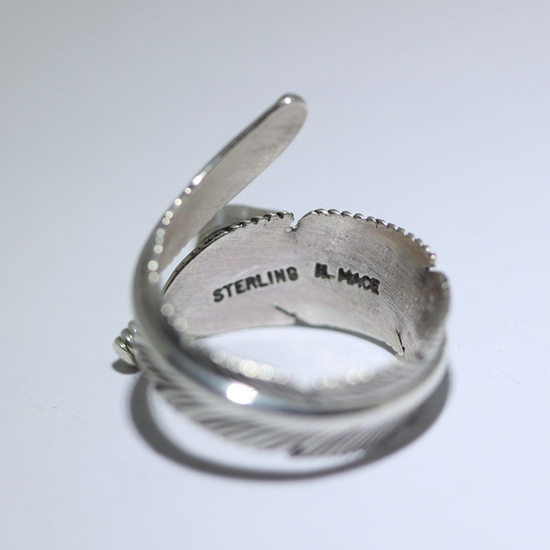 Feather Adjustable Ring ni Harvey Mace