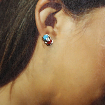 Boucles d'oreilles en corail et turquoise par Effie Calavaza
