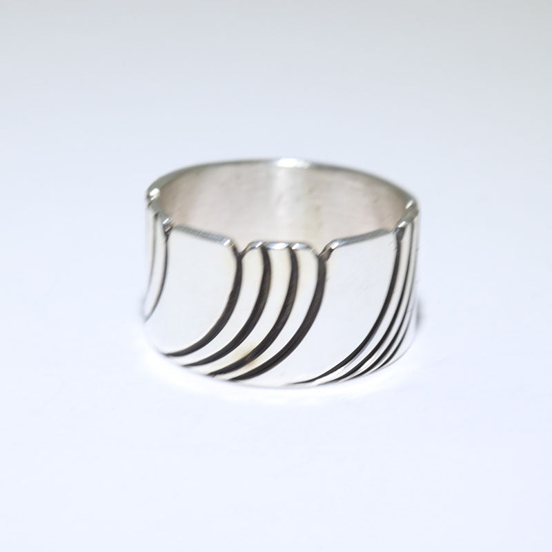 史蒂夫·黃馬製作的銀戒指，尺寸11
