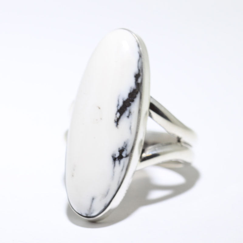 Weißer Büffel-Ring von Robin Tsosie - Größe 11