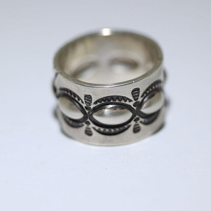 威爾遜·吉姆的雕刻戒指，尺寸7.5