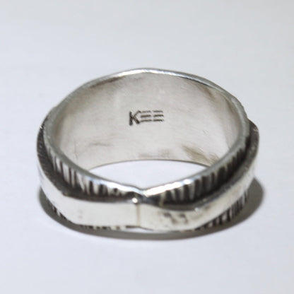 แหวนเงินโดย Kee Yazzie- ขนาด 9