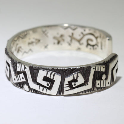 Gelang Petroglyph oleh Kee Yazzie 5-1/2"