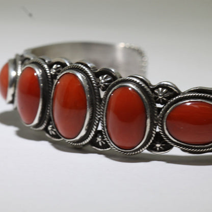 Pulsera de Coral por Steve Arviso 5-1/4"