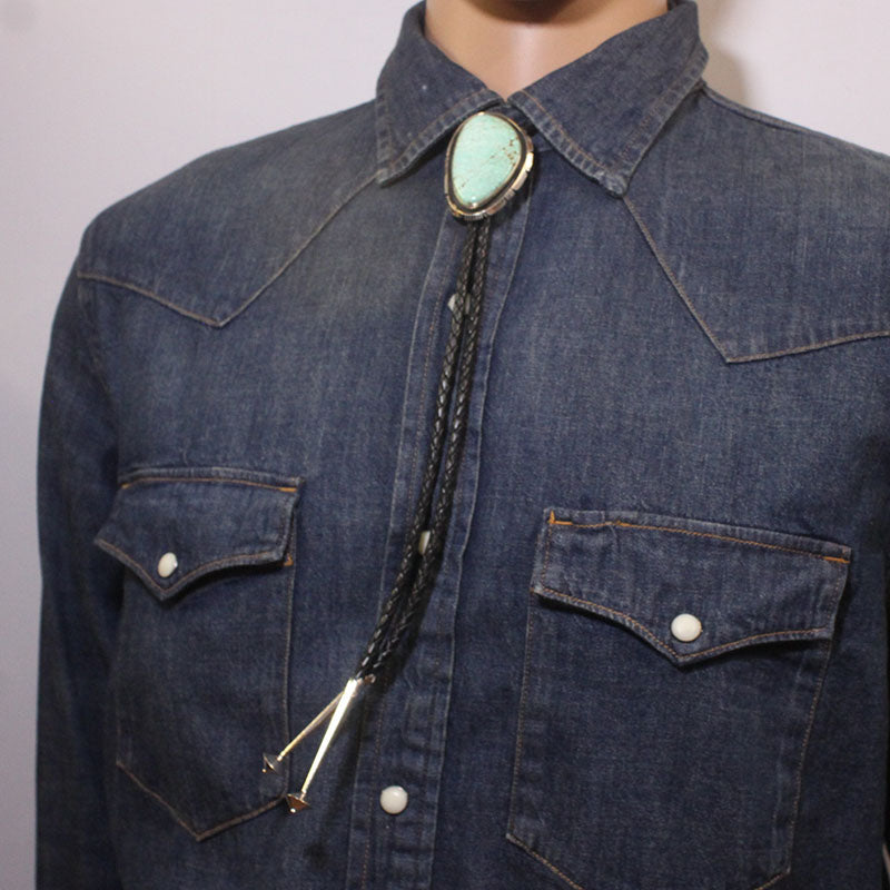 Bolo Tie No.8 oleh Fred Peters