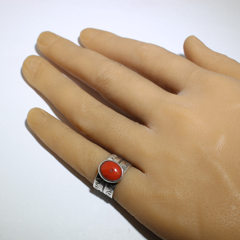 Bague en corail par Arnold Goodluck - 5