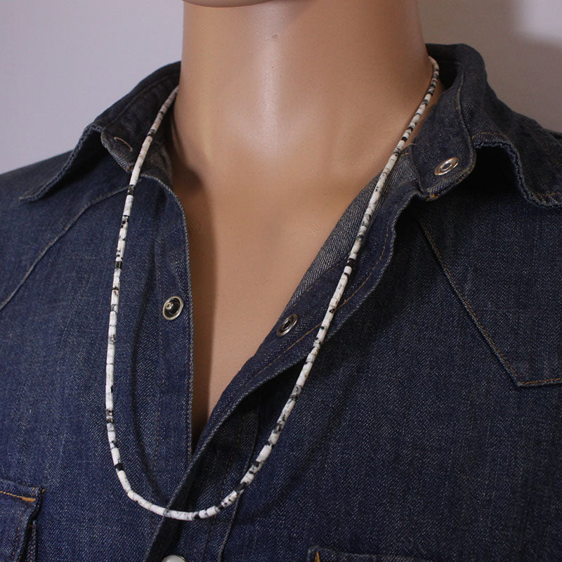 Collier Heshi en Buffalo Blanc