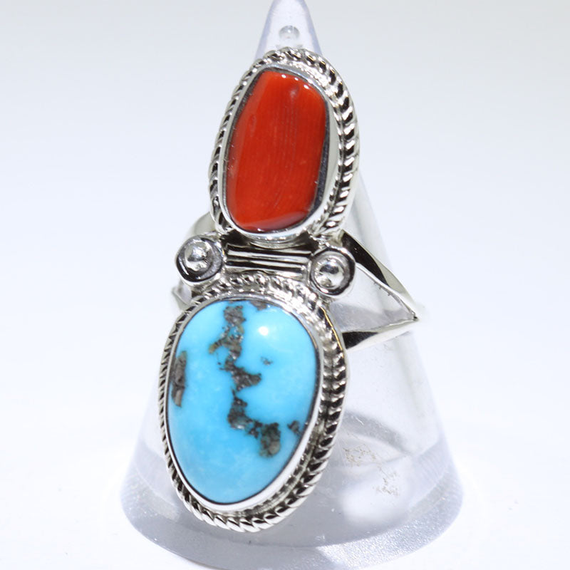 Bague en corail et turquoise par les Navajos