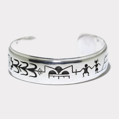 Bracciale Hopi in argento sterling di Berra Tawahongva