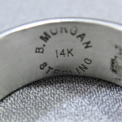 布魯斯·摩根的14K及銀戒指