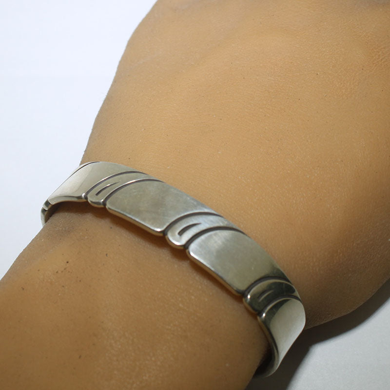 Pulsera de plata por Steve Yellowhorse 5-3/4"