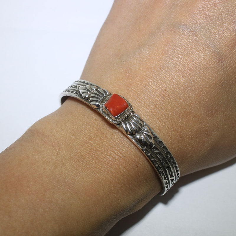 Bracelet en corail par Tsosie White 5-1/4"