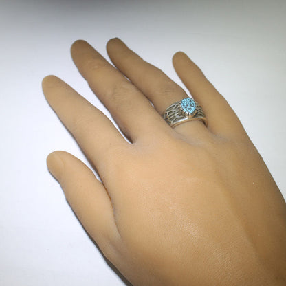 菲蘭德·貝蓋製作的金曼銀戒指，尺碼8.5