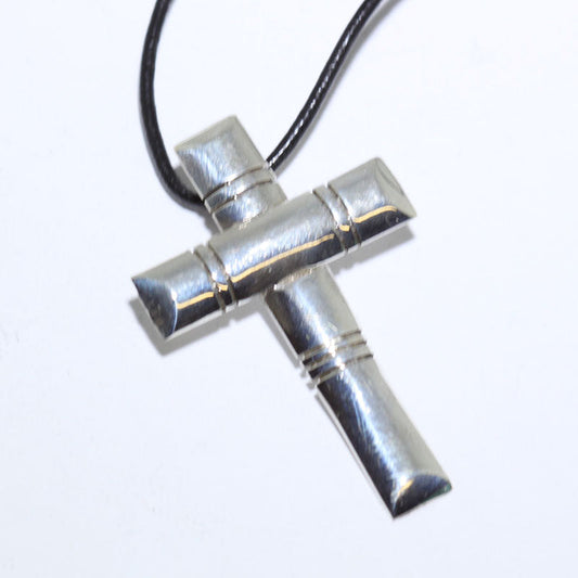 Collier Croix par Aaron Peshlakai