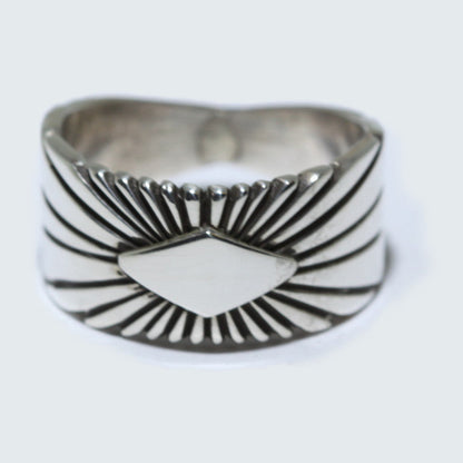 盧特里西亞·耶洛黑爾的銀戒指，尺寸10