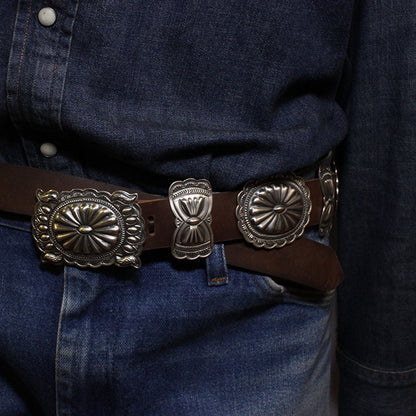 Cinturón de Concho de Plata por Arnold Blackgoat
