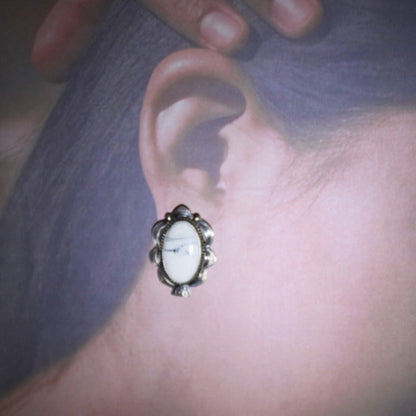 Boucles d'oreilles White Buffalo par Sheila Tso