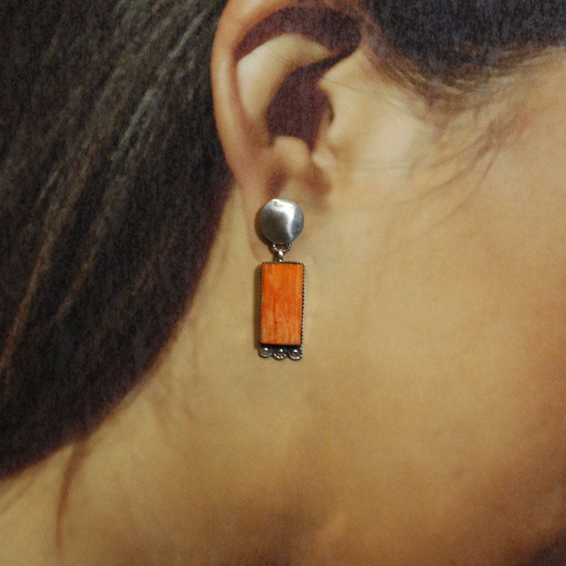 纳瓦霍族的刺状耳环