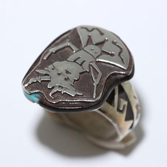 杰瑞·瓦多戈设计的戒指