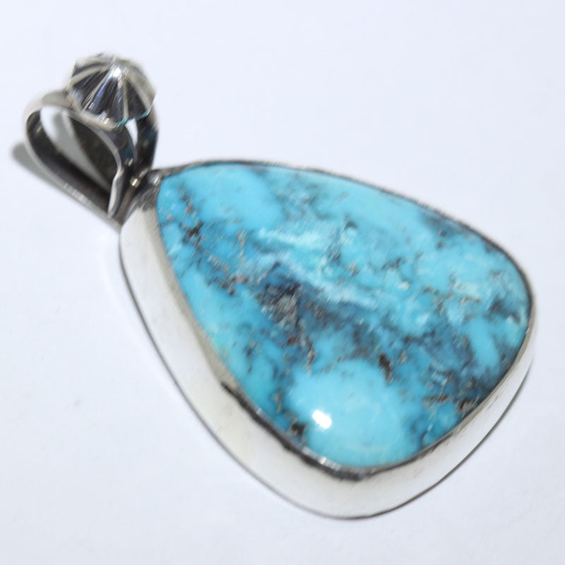 Pendentif Apache Bleu par Kinsley Natoni