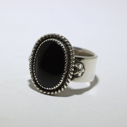 Bague en onyx par Kinsley Natoni taille 10