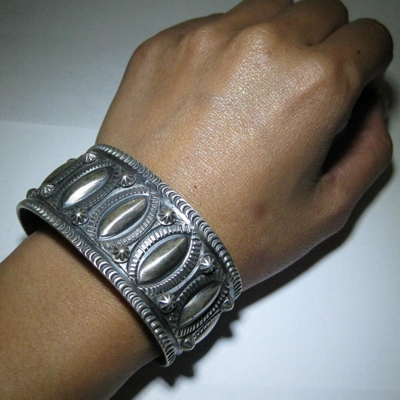 Bracelet par Myron Esitty 14,6 cm
