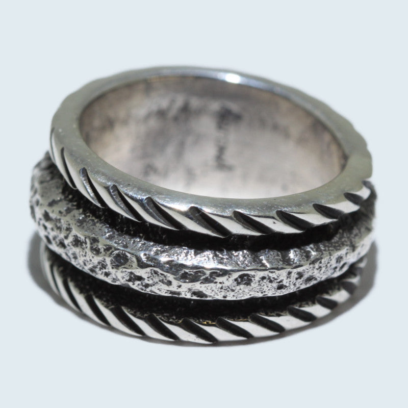 亚伦·安德森的银戒指，尺寸11