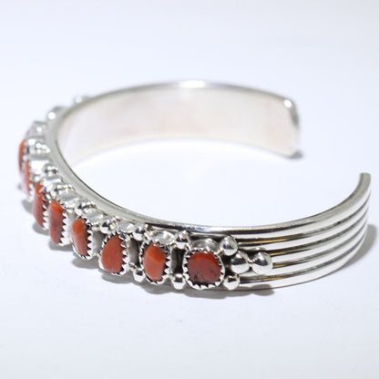 Bracelet en corail par Phillip Yazzie 5-3/8"