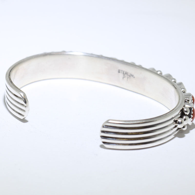 Bracelet en corail par Phillip Yazzie 5-3/8"