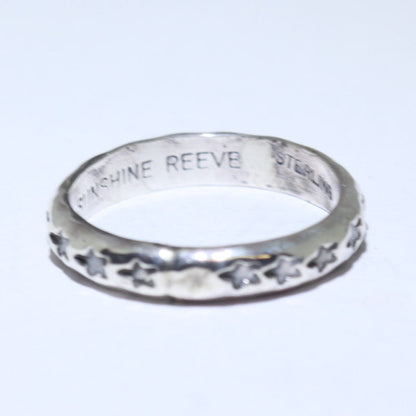 阳光·里维斯的银戒指