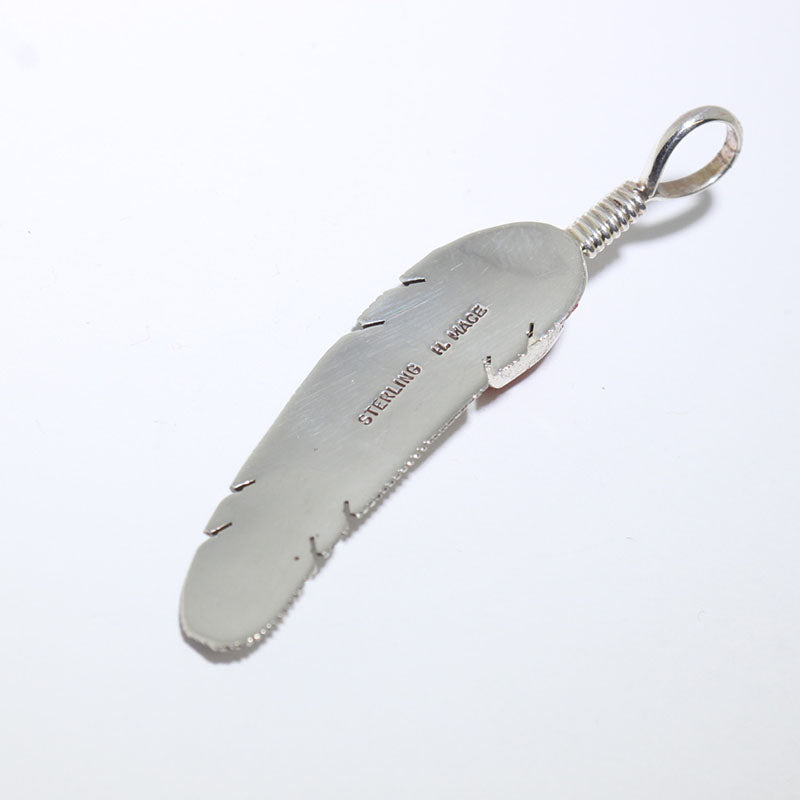 Pendentif plume par Harvey Mace (argent ou or)