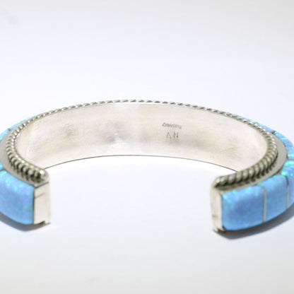 Bracciale con intarsi di Avery Norton