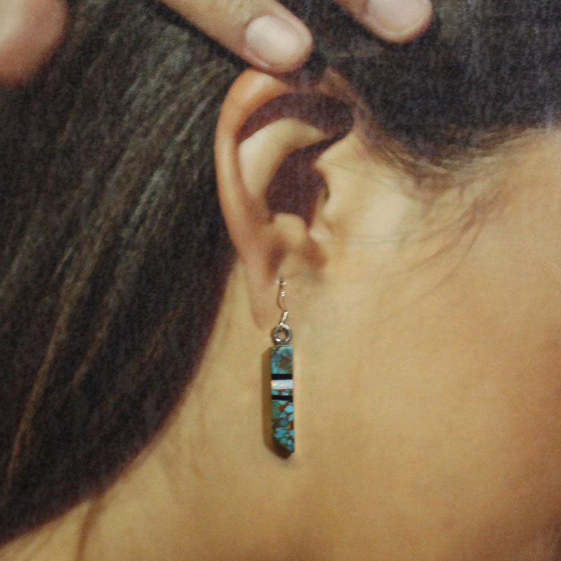Boucles d'oreilles incrustées par les Navajos