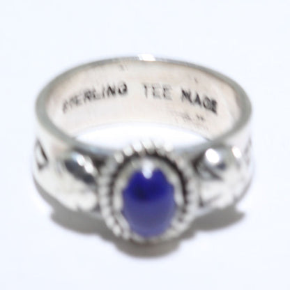 塔尼娅·梅斯的青金石戒指