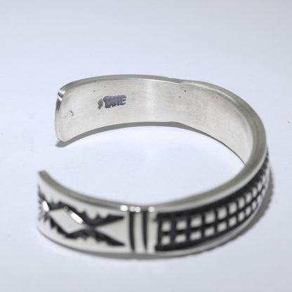 纳瓦霍艺术家打造的纯银手链