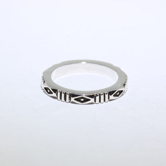 珍妮弗·柯蒂斯设计戒指，尺寸8.5