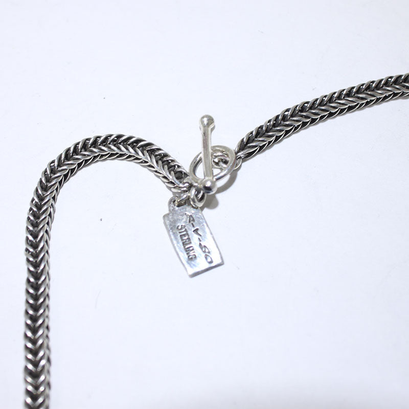 史蒂夫·阿维索设计的银链项链