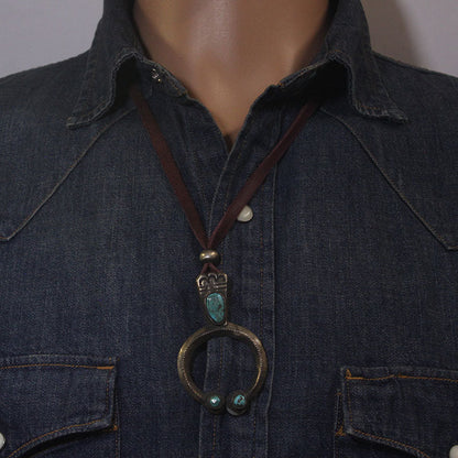 Collier en gemme bleue par Jock Favour