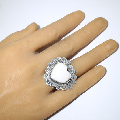 阿诺德·古德勒克的心形戒指 - 7.5