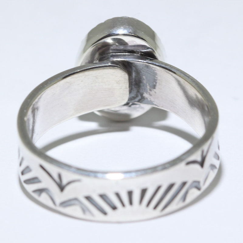 Stacheliger Ring von Kinsley Natoni