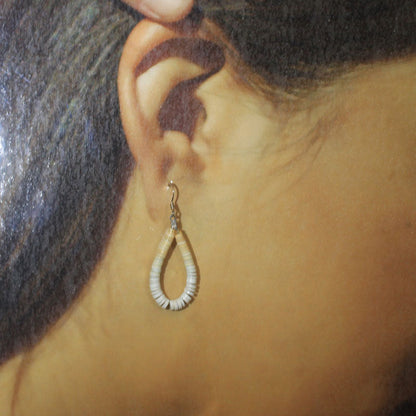 卡尔文·洛瓦托的Heishi圈形耳环