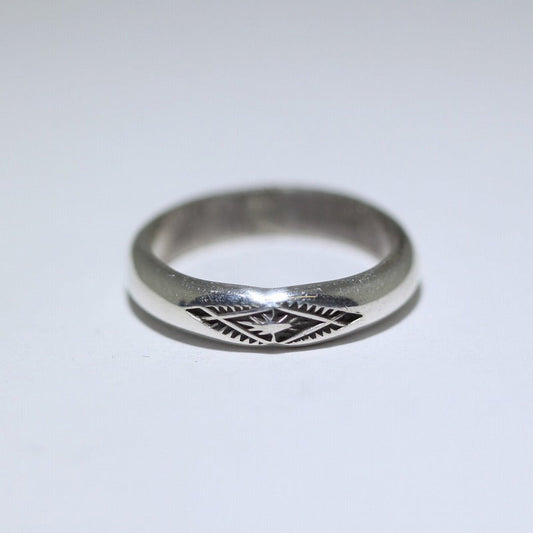 阿诺德·古德勒克雕刻银戒指