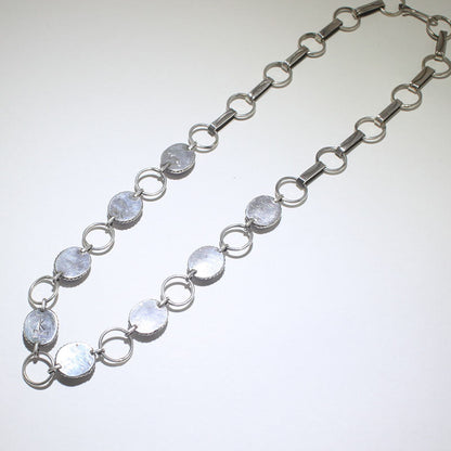 Ожерелье из лазурита от Карлин Гудлак