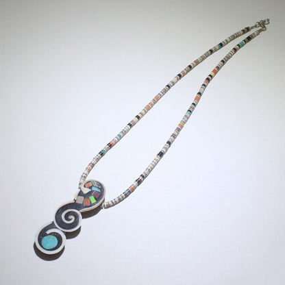 Heishi-Halskette von Mary Tafoya