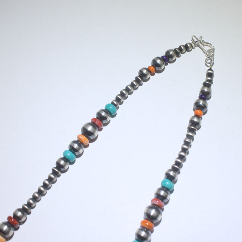 Многоцветное ожерелье из жемчуга навахо