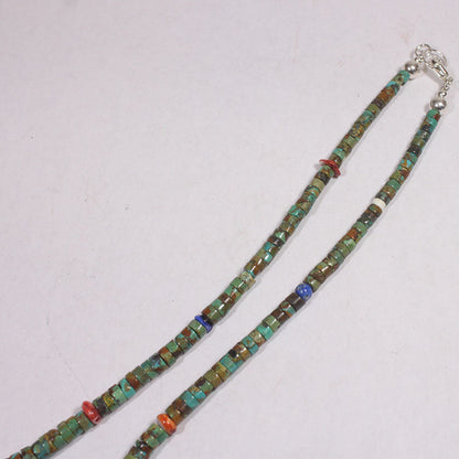 Collier en mosaïque par Charlene Reano