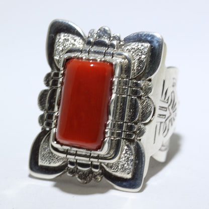 Anillo de Coral por Ray Winner talla 9.5