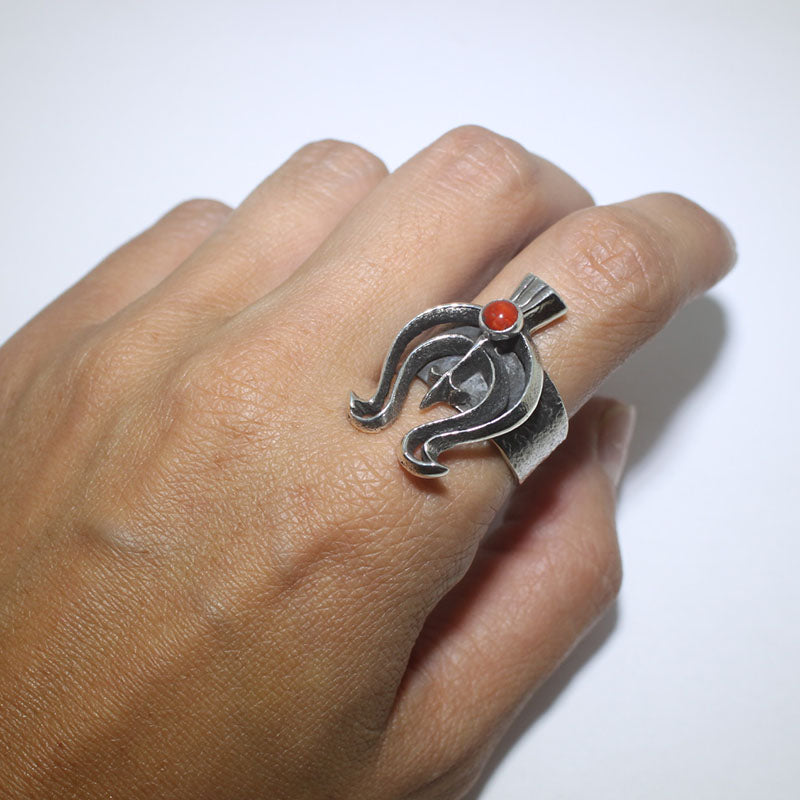 Anillo de Coral por Aaron Anderson talla 8