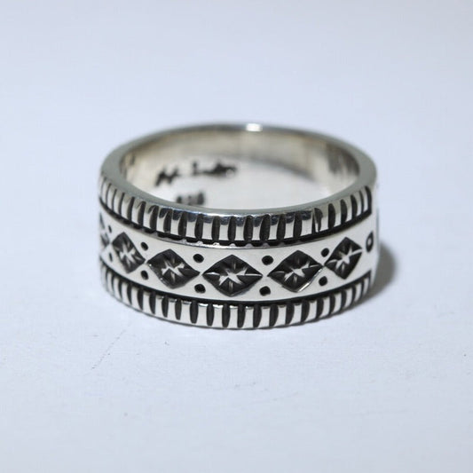 Lyle Secatero设计的戒指，尺寸10.5